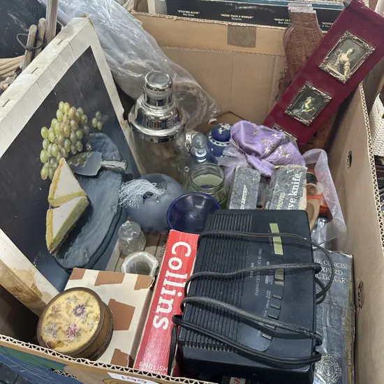 Box wind chimes, serving plate etc.