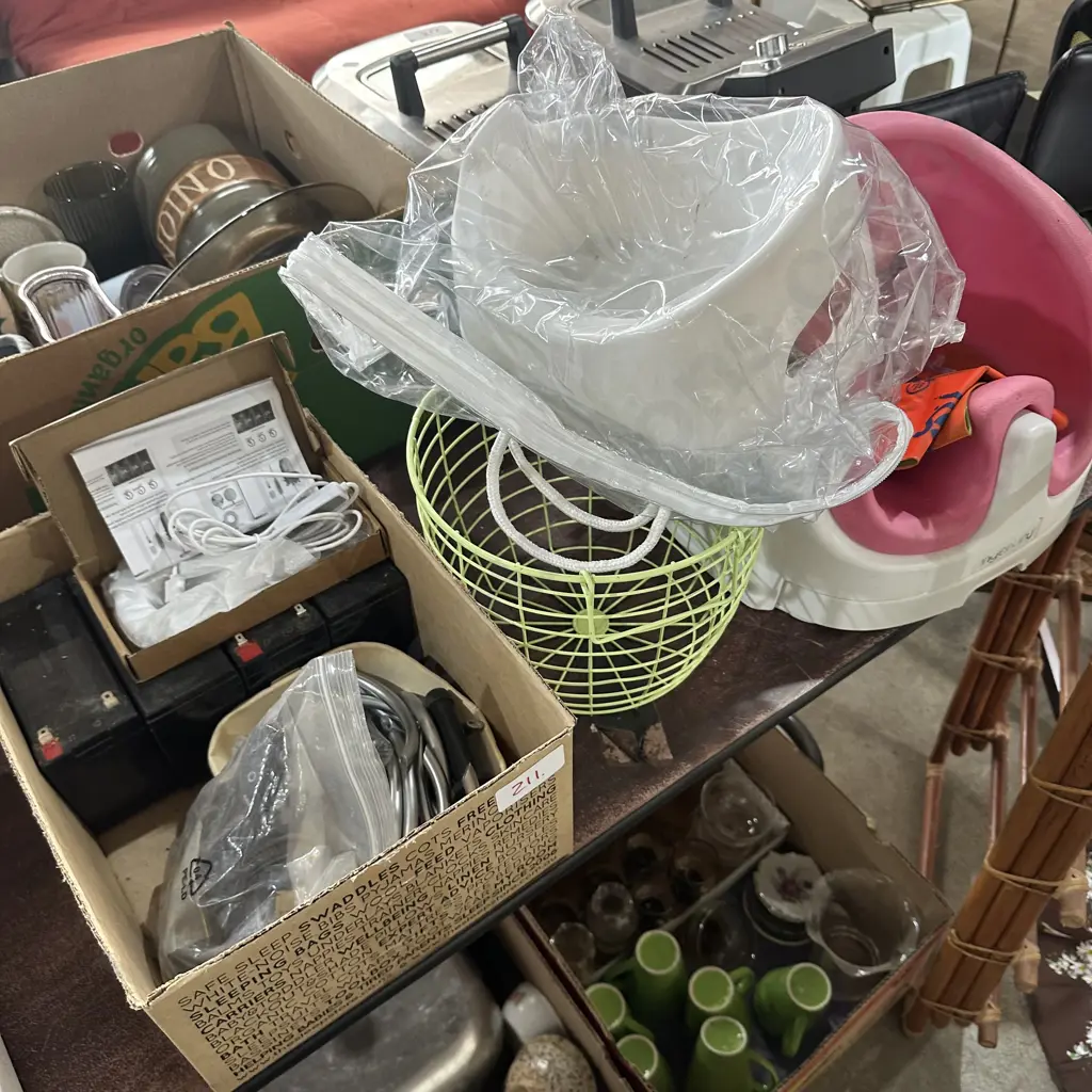 Batteries, window and door hardware, basket etc. Image 1++