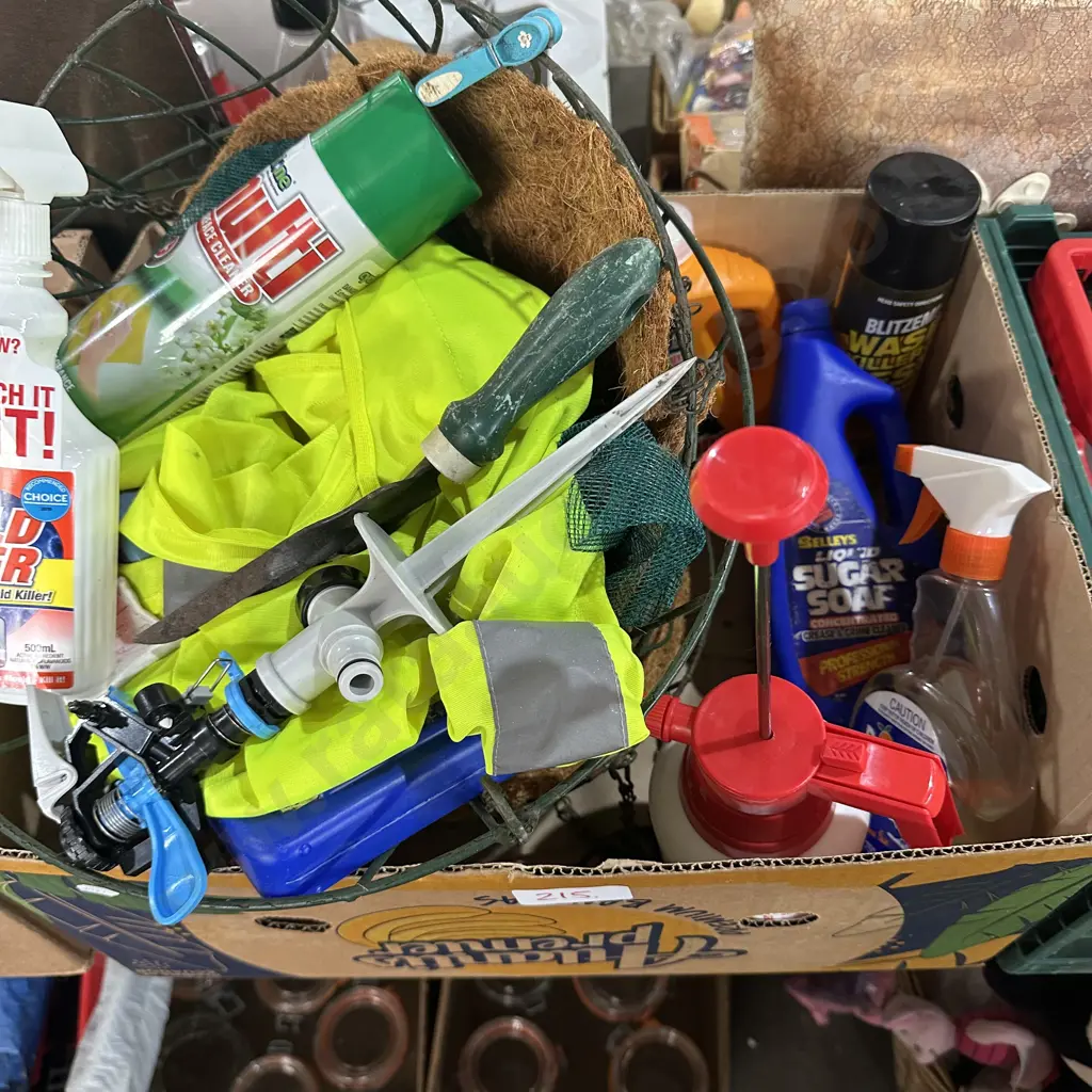 Hanging baskets, sprinkler, cleaning products etc. Image 1++