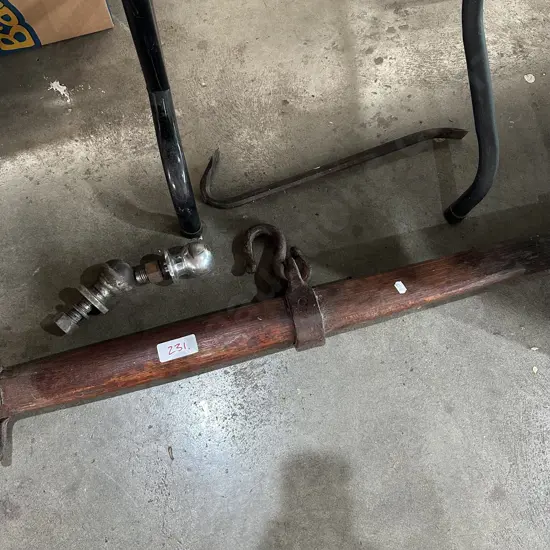 pinch bar and horse drawn swingle tree (not tow balls)