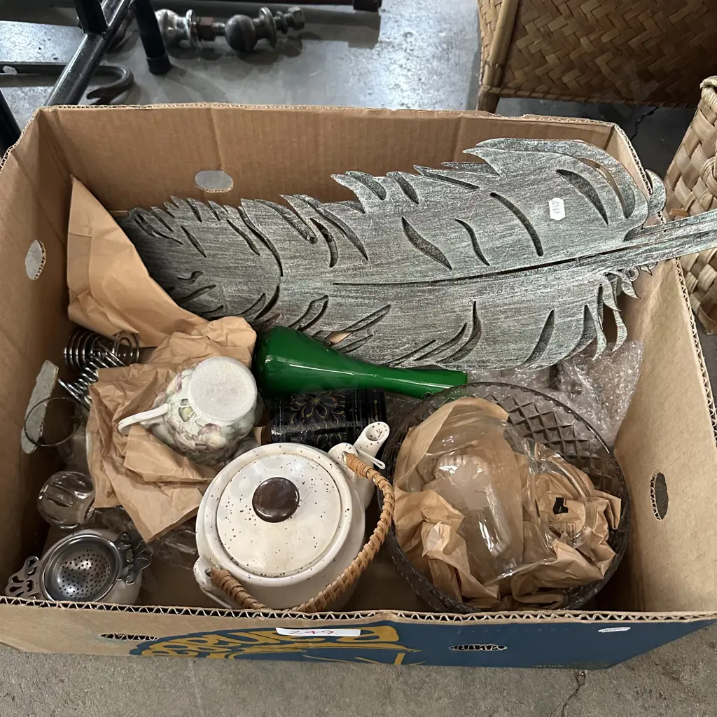 metal garden art, Japanese teapot etc Image 1++