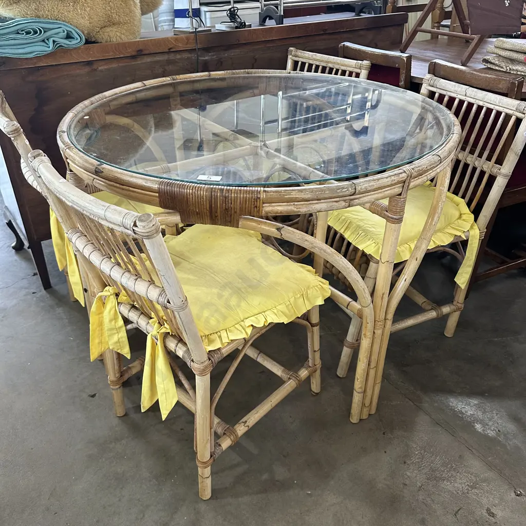 Cane & glass breakfast table and 4 chairs (average) Image 1++