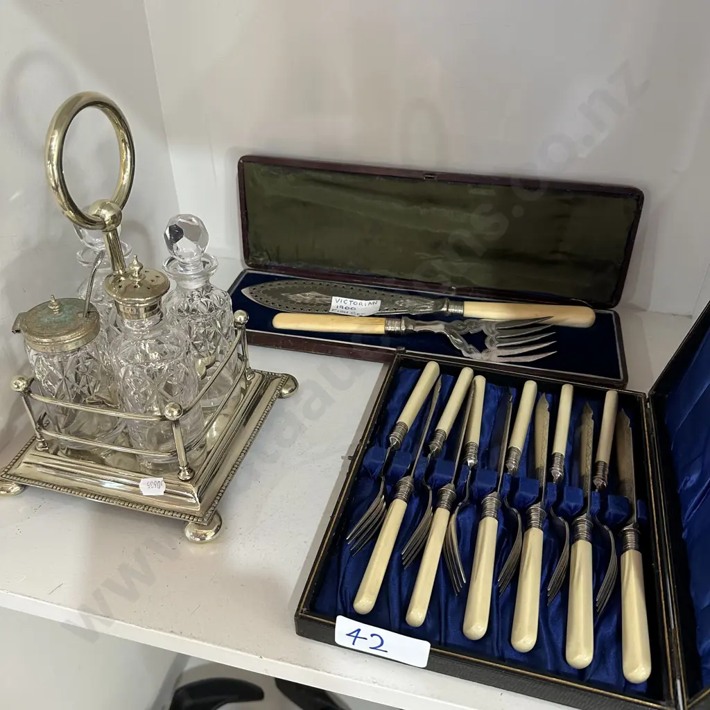 boxed sets plus cruet Image 1++