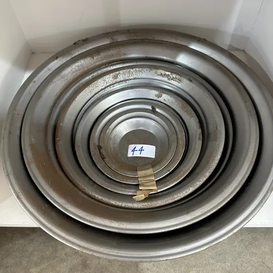 set of 6 Gold sifting  pans