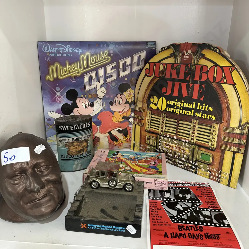 collectables inc "Piggy" box Image 1++