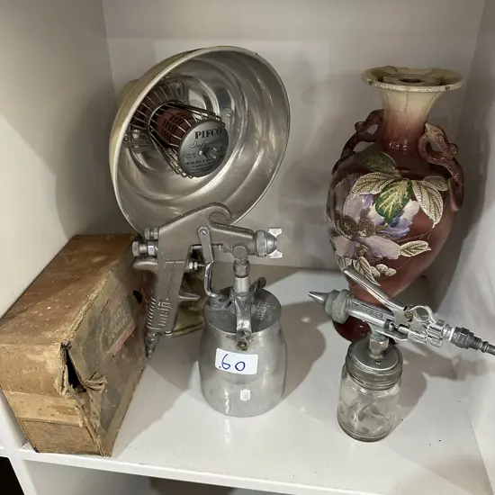 heat lamp, sprayers and vase (damaged)