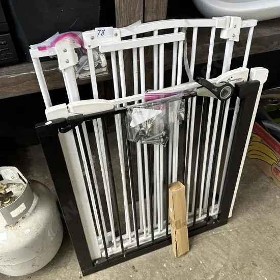 3 kiddy gates and bolts
