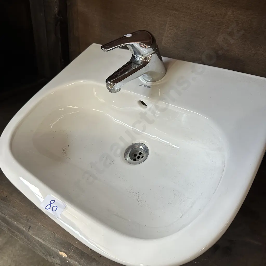 Duravit sink and tap Image 1++