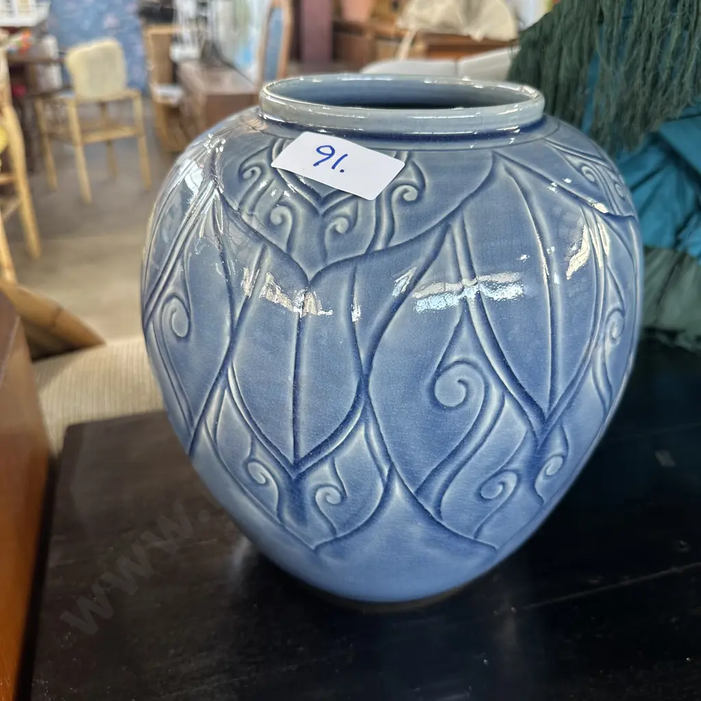 large pottery vase Image 1++
