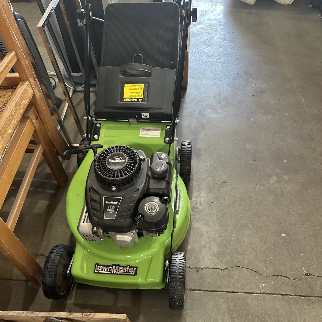 LawnMaster mower excellent condition Image 1++