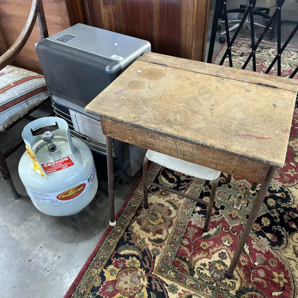 2 gas bottles, heater, desk&chair Image 1++