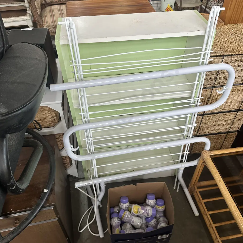 fibre drinks, clothes horse, towel rail, shelf Image 1++