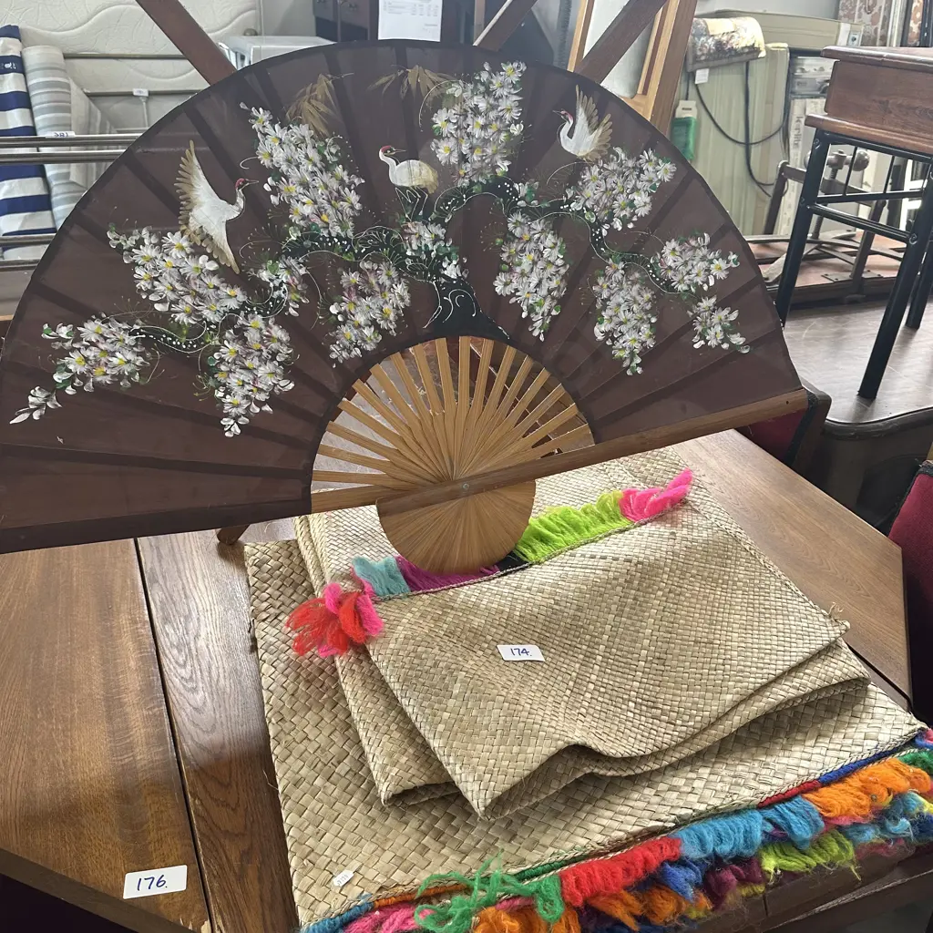 flax mats and fan Image 1++