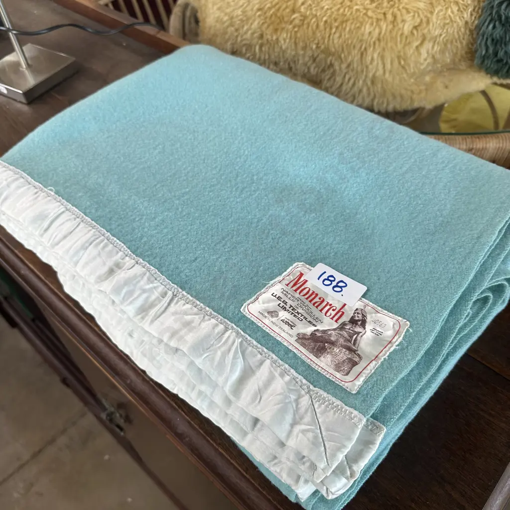 Pania of the reef woolen blanket Image 1++