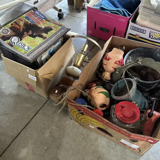box asst, lamp, comics