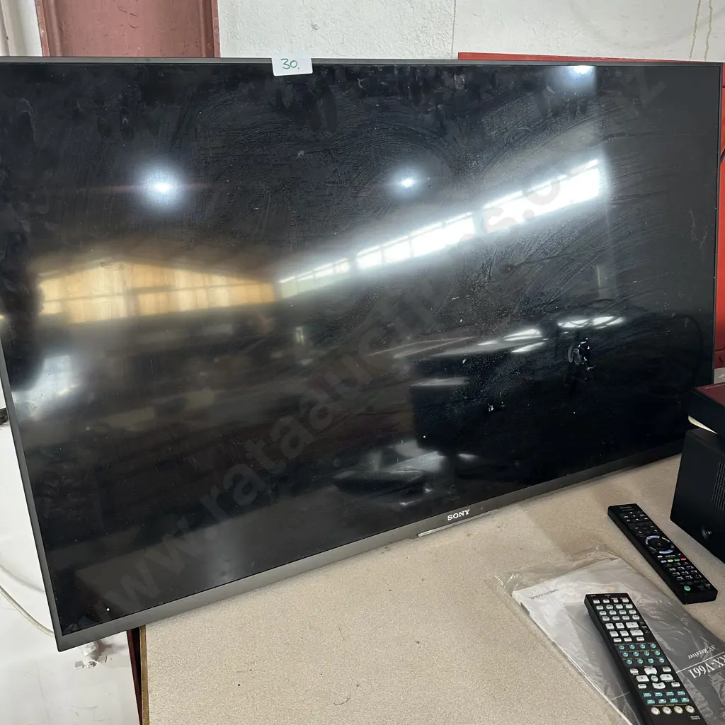 Sony 50inch TV (paint marks on the screen) Image 1++