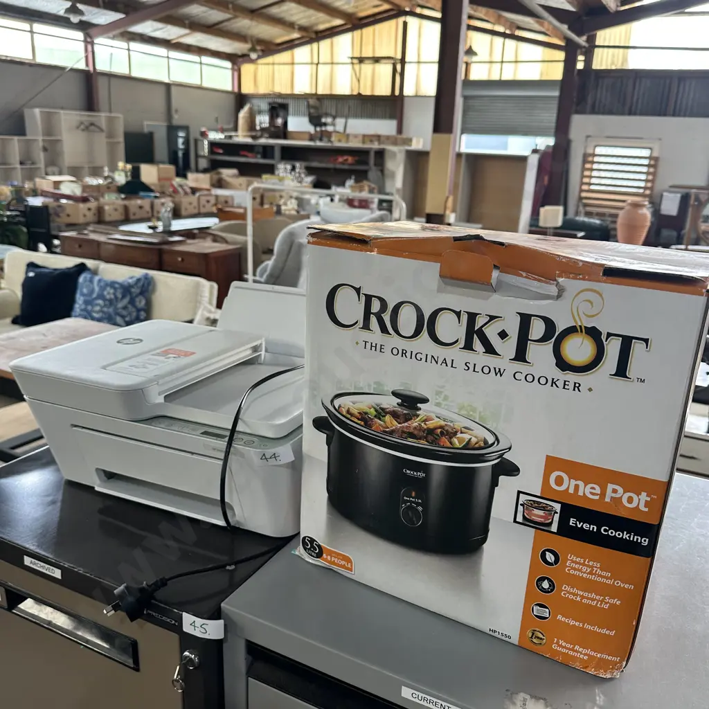 crock pot and printer Image 1++