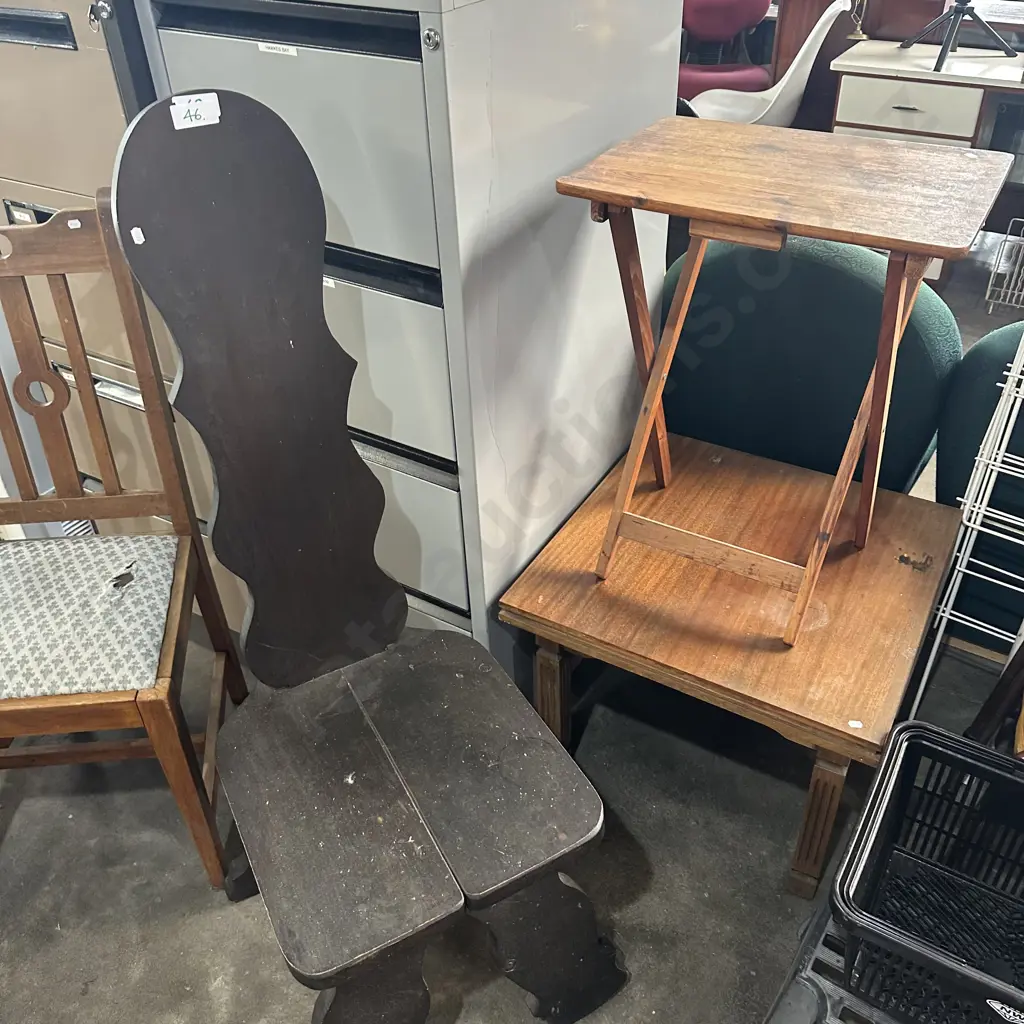 chair and 2 side tables Image 1++