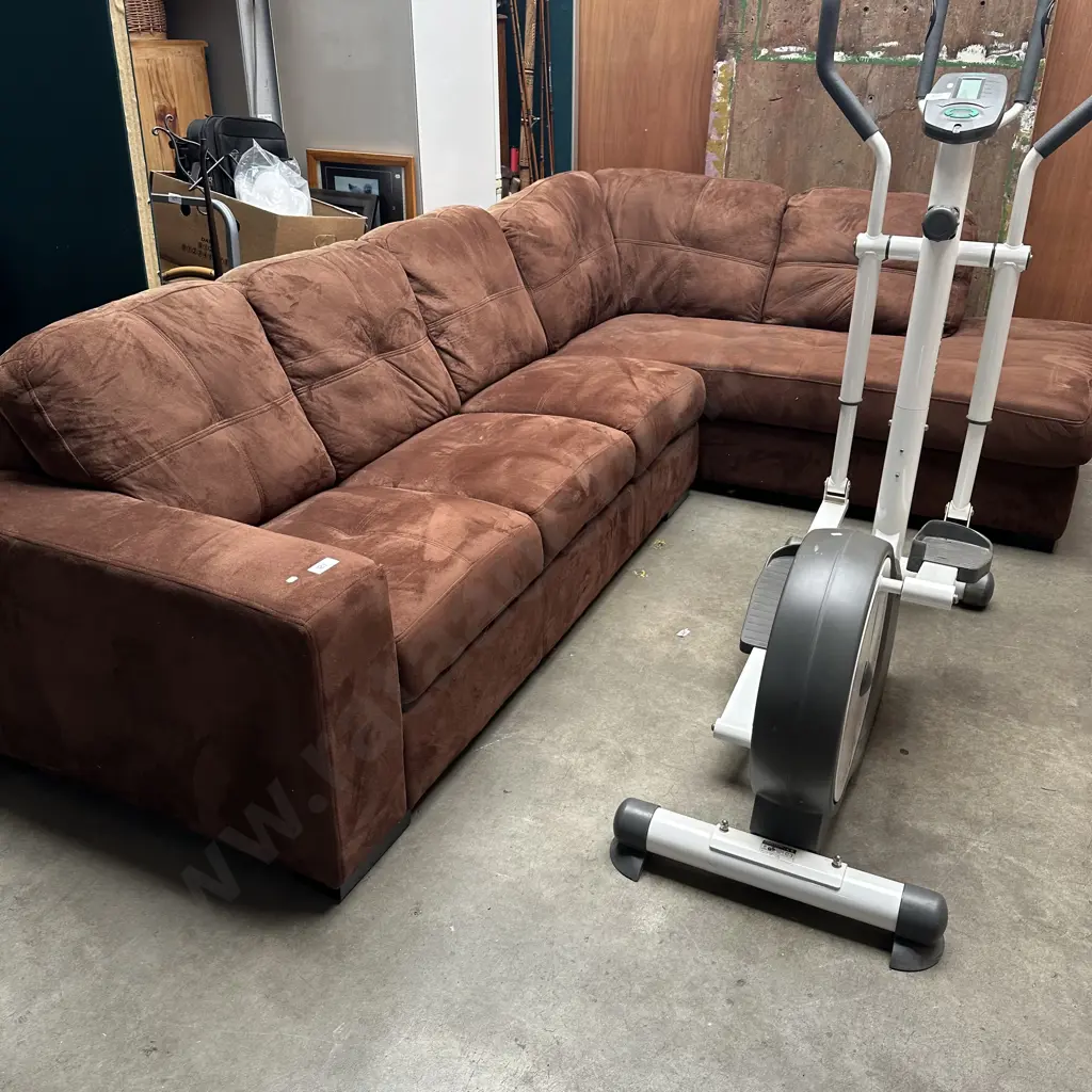 Brown suede 2pc corner suite Image 1++