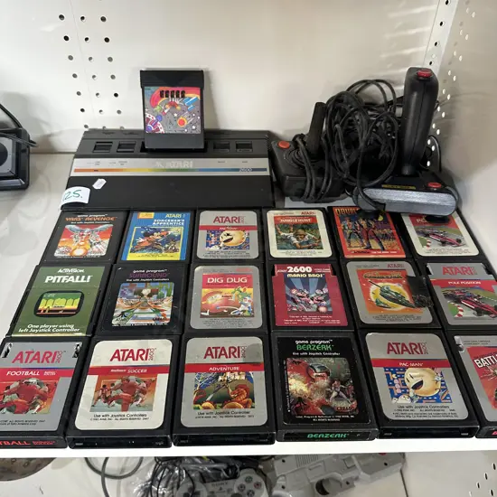 Atari 2600, games and 2 joy sticks