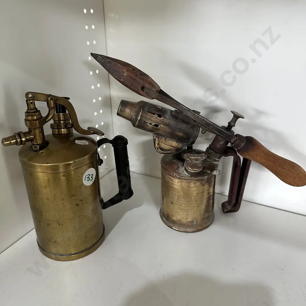 Burmos hand sprayer and Primus blow torch Image 1++