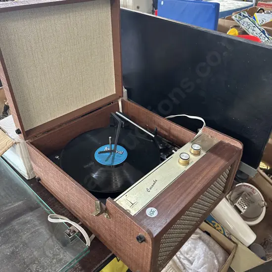 vintage record player plus screen