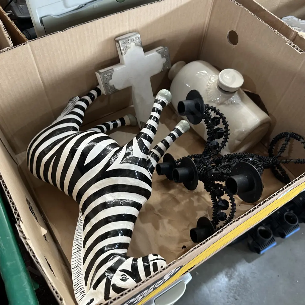 decorative items Image 1++