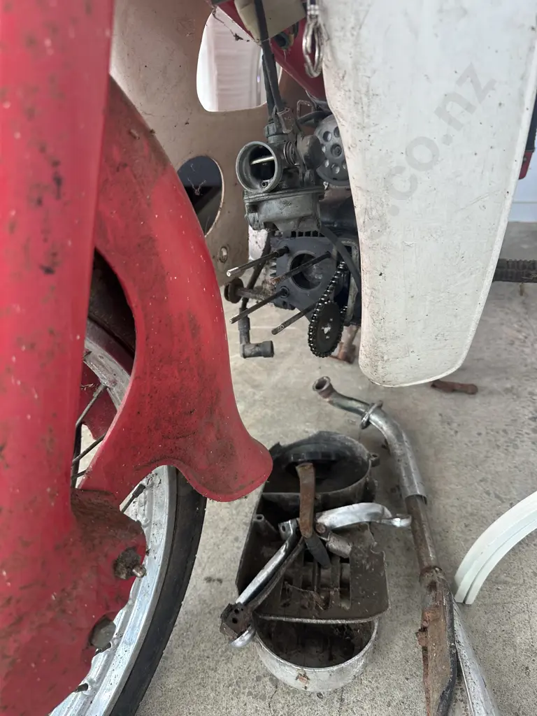 Honda 50cc scooter - restorers project Image 1++