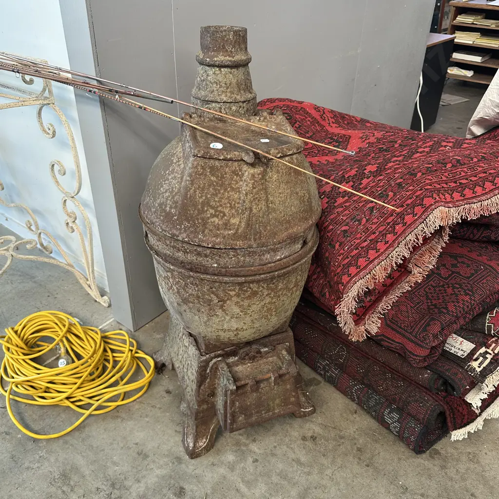 Romesse cast iron pot belly (needs foot re-attached) Image 1++