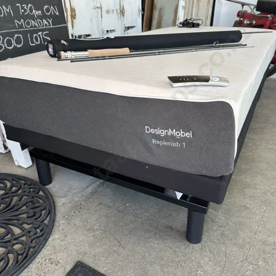 DesignMobel Replenish 1 mattress on adjustable electric base excellent condition