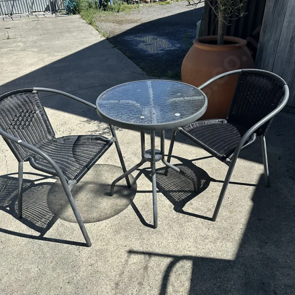 patio table and chairs Image 1++