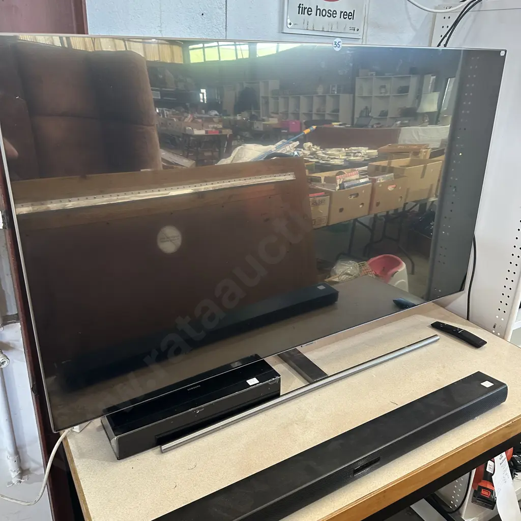 large smart TV Image 1++