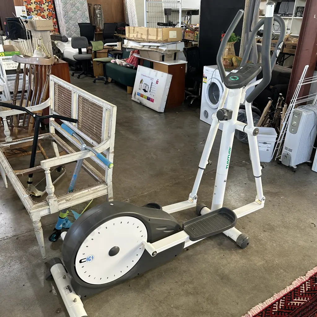 Cross Trainer Image 1++