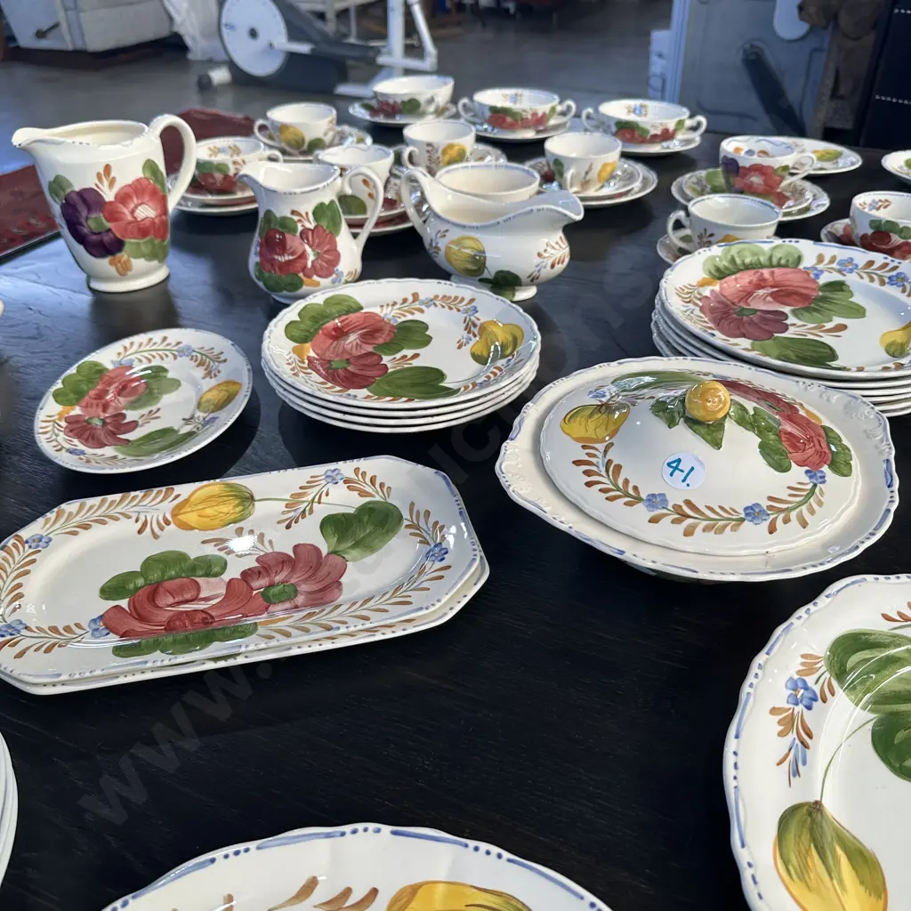 Extensive Belle Fiore dinner service Image 1++