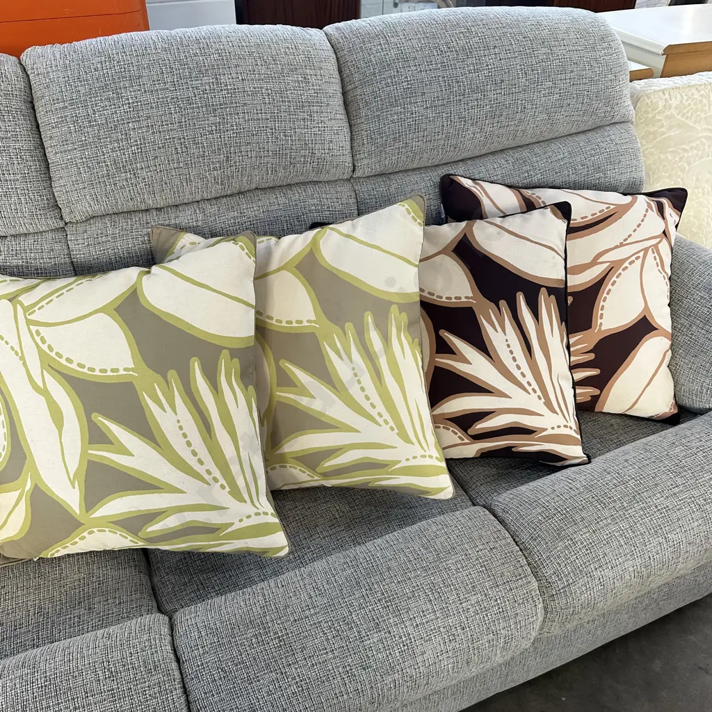 4 outdoor cushion Image 1++