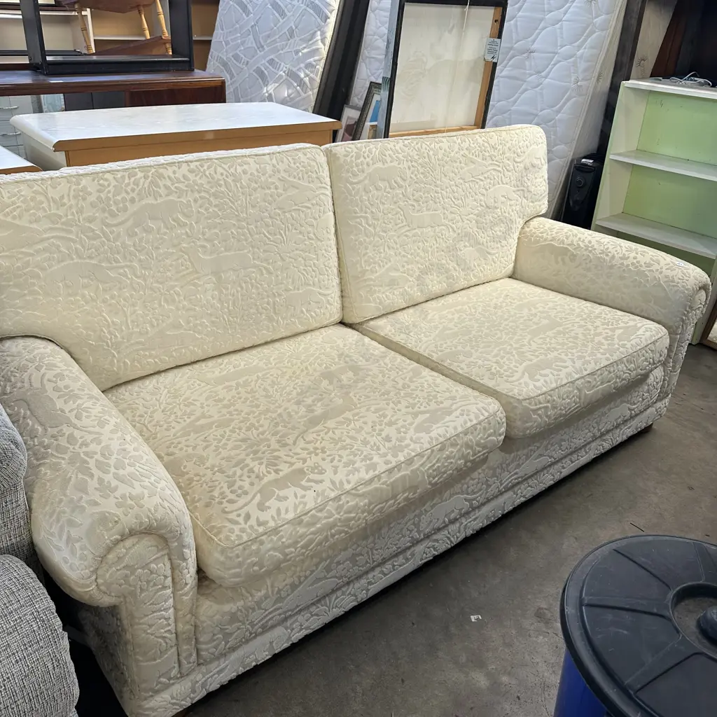 Bespoke jungle scene sofa Image 1++