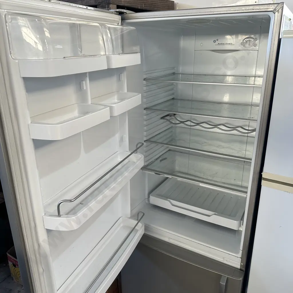 F&P fridge freezer Image 1++