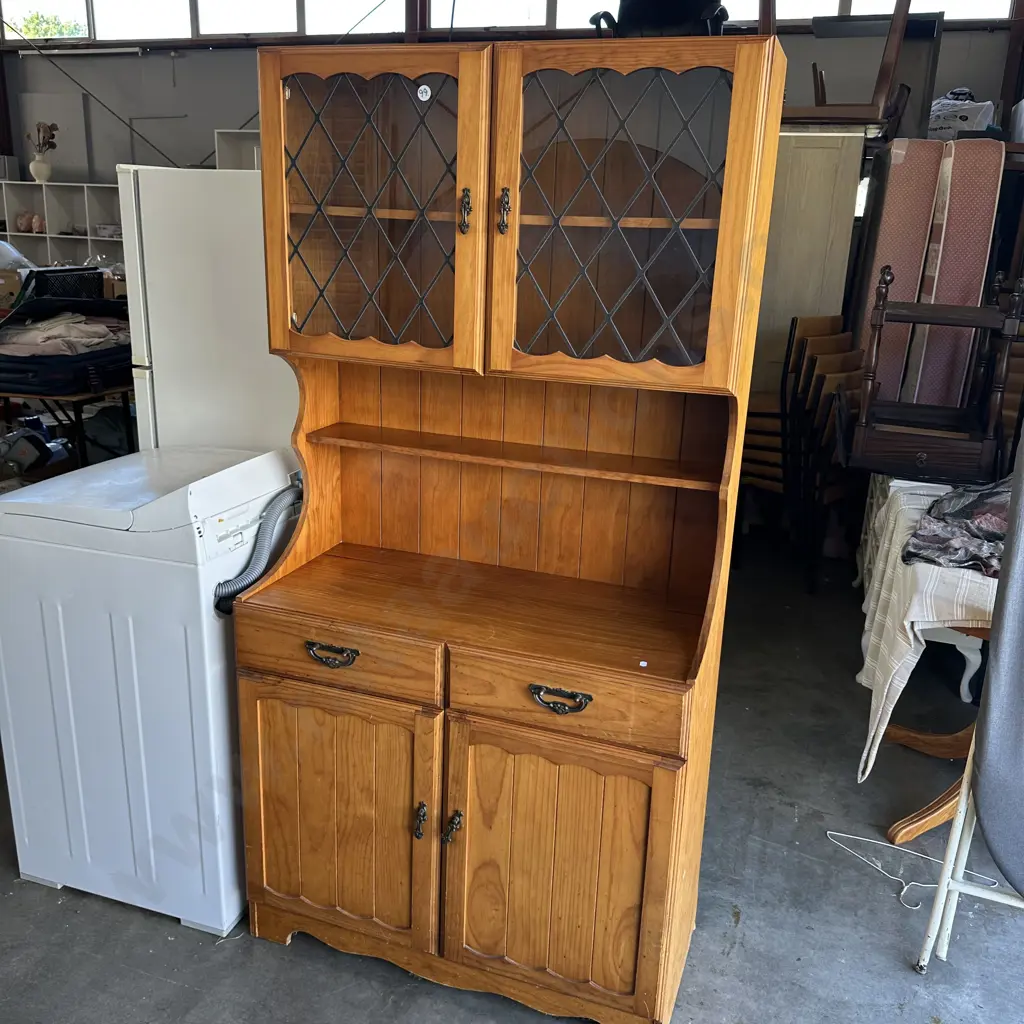 Pine hutch dresser Image 1++