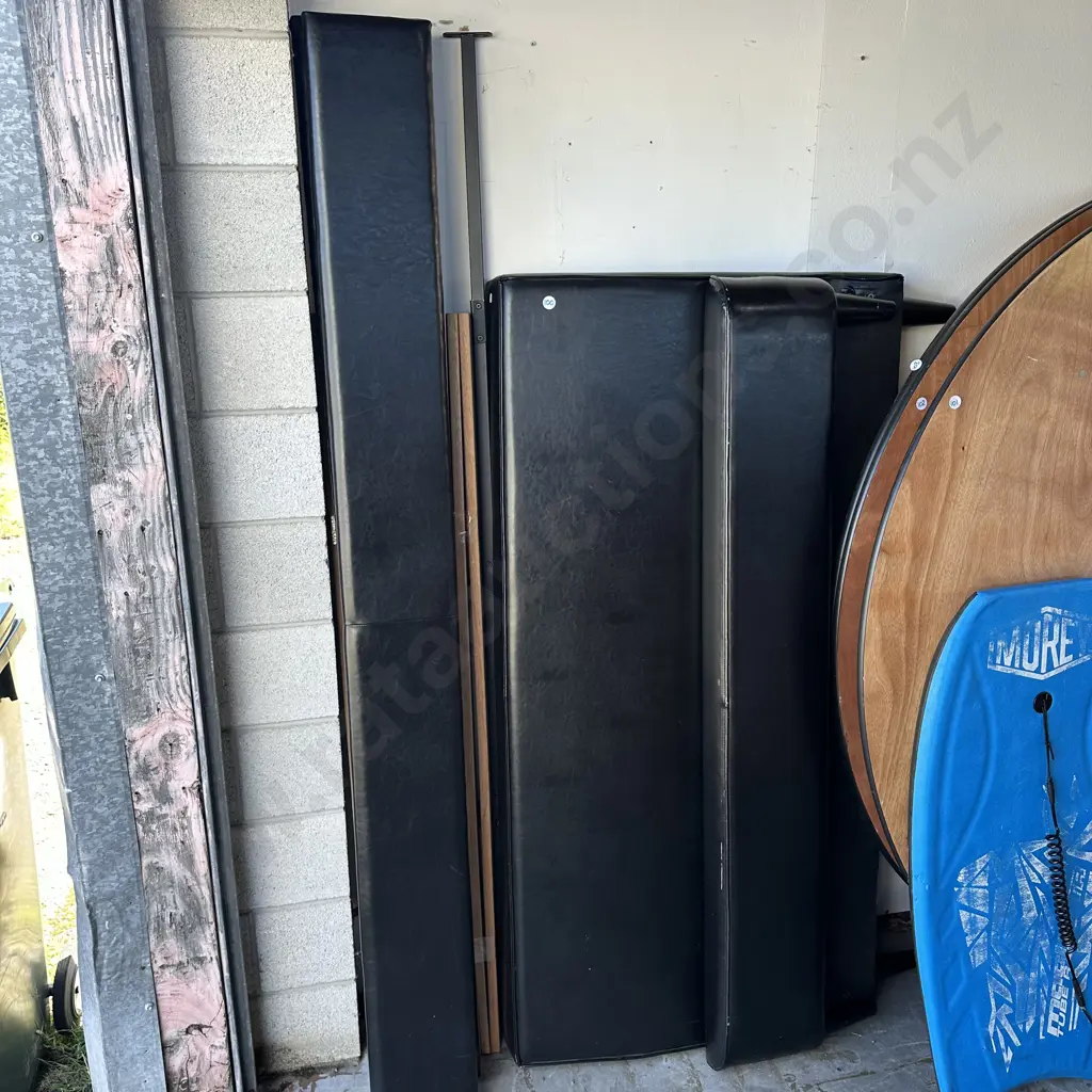 Queen bed frame Image 1++