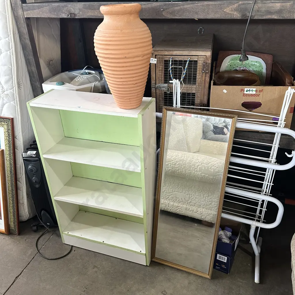 vase, shelf, clothes horse, mirror, heater, box lot, stool, drinks, rail, suitcase Image 1++