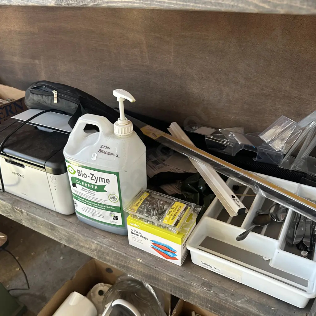 large lot asst inc cuttlery Image 1++