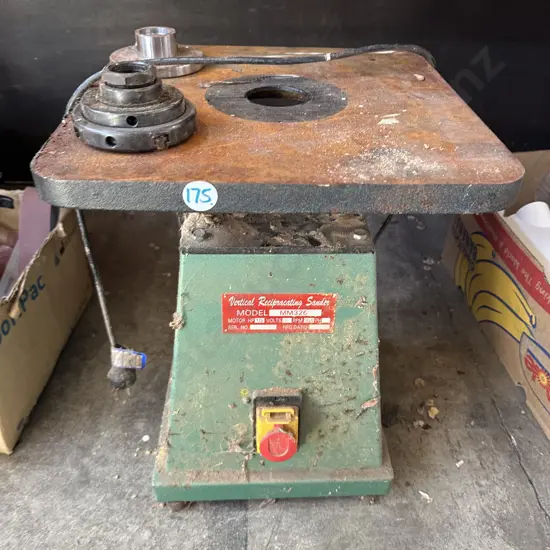 base for vertical reciprocating sander