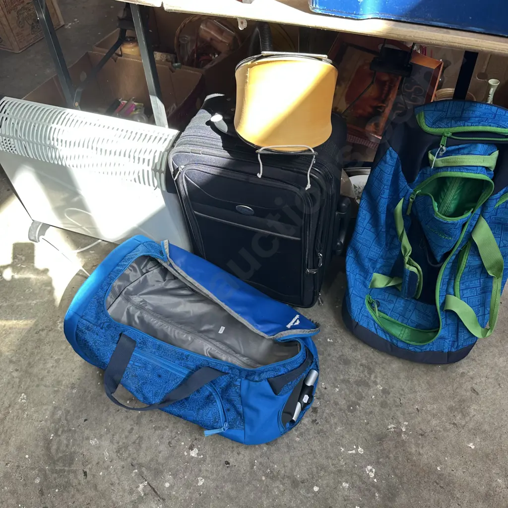 Bags, suitcases, pump and heater. Image 1++