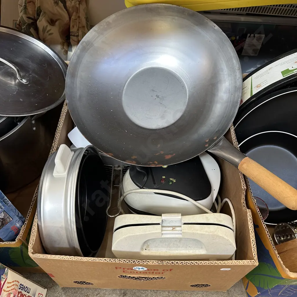 Box lot including large Wok Image 1++