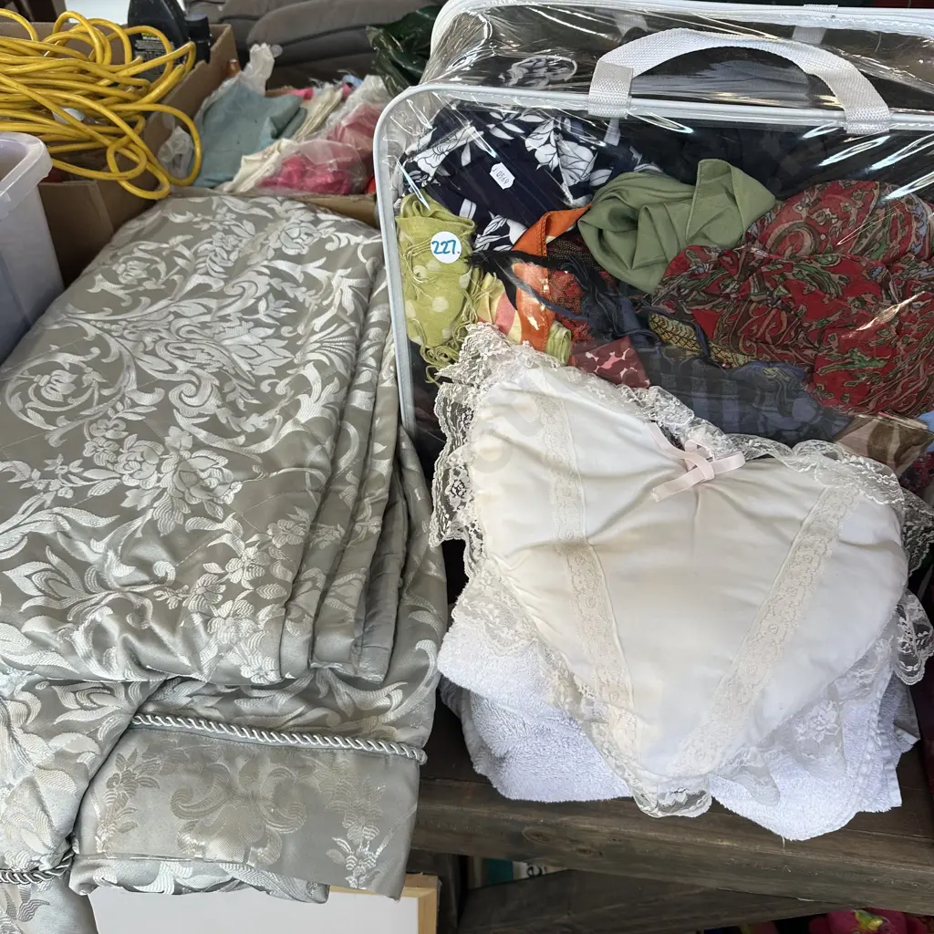 Bed cover, scarves, towels and heart cushion etc. Image 1++