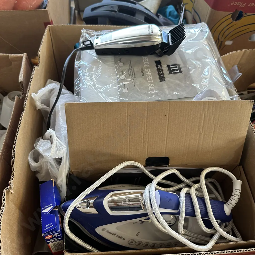 New Queen fleece sheet set, iron and haircut set. Image 1++