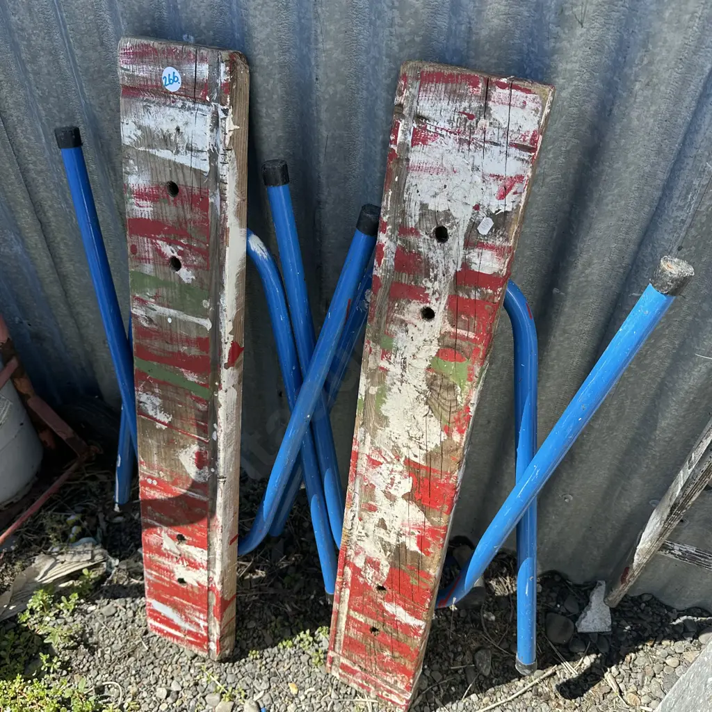 Pr trestle legs Image 1++