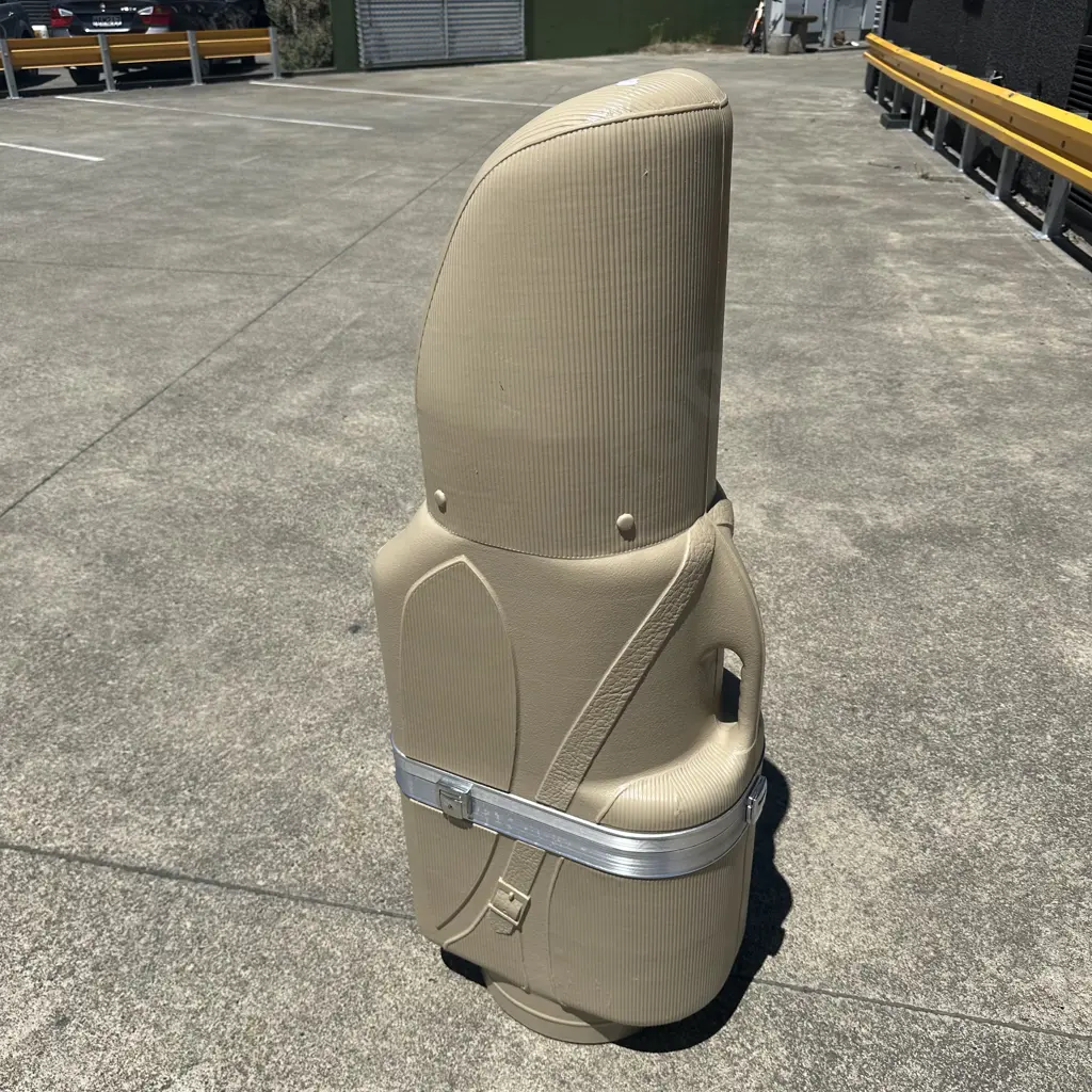 Hard travel case for golf set Image 1++