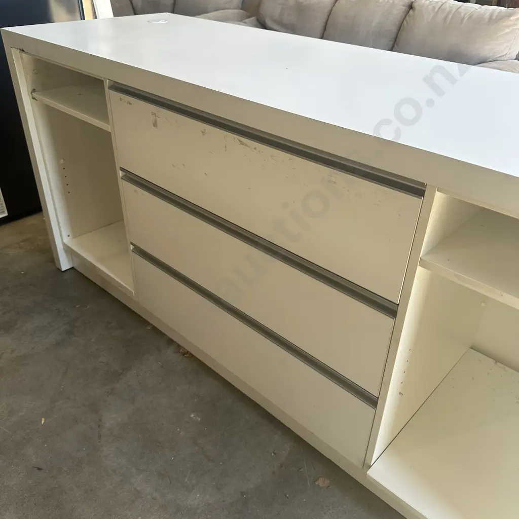 Shop counter 2000 x 650 Image 1++