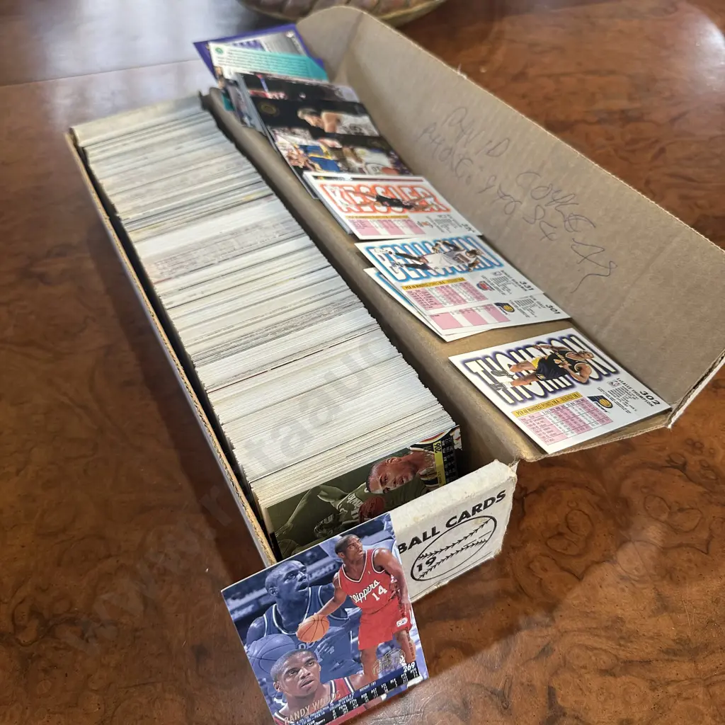 1990s Basketball trading card collection approx 850 cards Image 1++